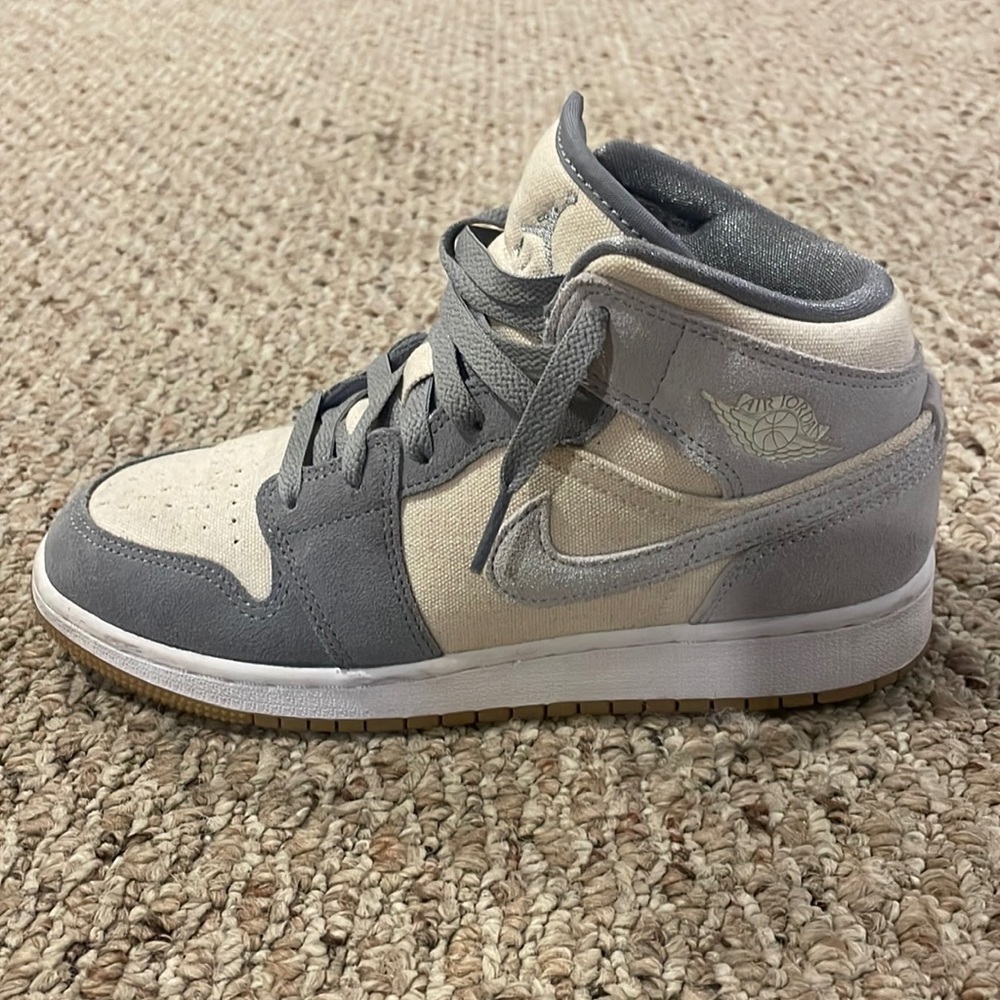 Jordan 1 mid coconut milk youth size 4.5